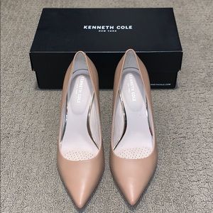 Kenneth Cole NUDE Pump
